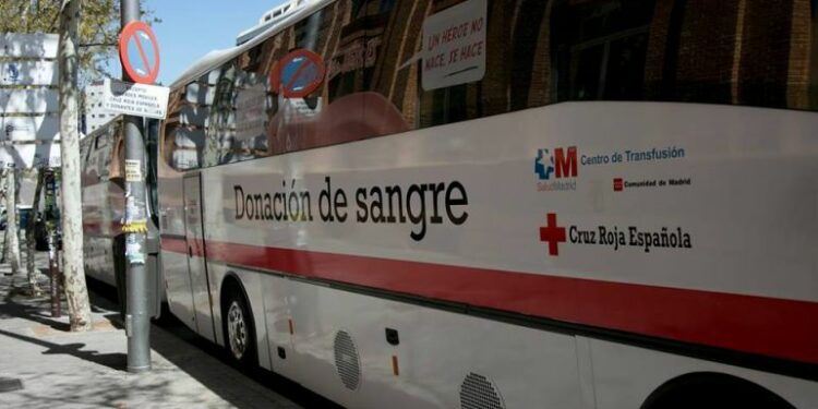 La Unidad Móvil de donación de sangre se instala en la Plaza de los Jardinillos