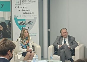 El Instituto de Emprendimiento Avanzado conferencia sobre liderazgo con la doctora María José Garrido
