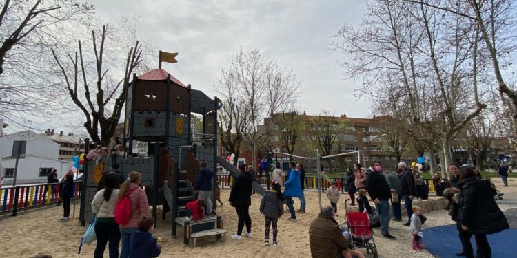 El Parque de la Laguna Vieja abre sus puertas a ritmo del medievo