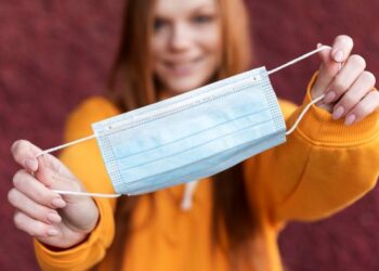 Encuesta En Papel: Un 75% está a favor de la retirada de la mascarilla