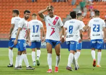 El Rayo vence al Zamora y regresa a los puestos de playoff