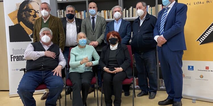 Darío Villanueva recibe este miércoles el Premio Francisco Umbral al libro del año 2021