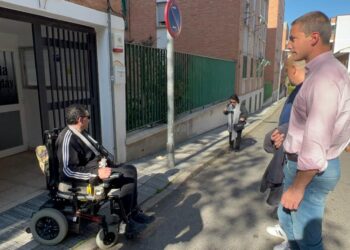 “Hasta para ir al hospital, me las veo y me las deseo con la silla de ruedas”