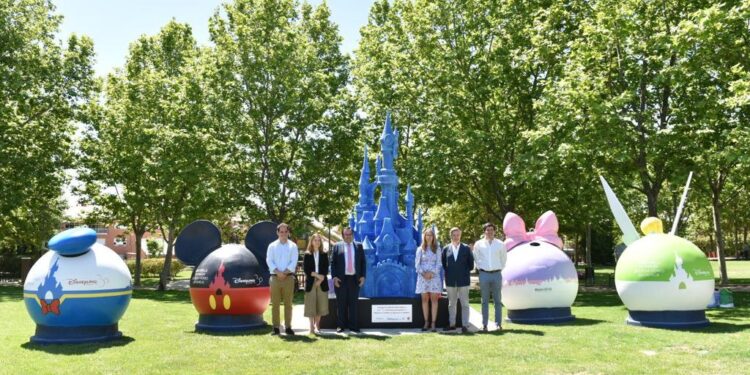 El castillo de la Bella Durmiente de vidrio reciclado está en Boadilla