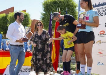 Cientos de personas recorren las calles de Pozuelo