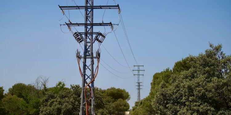 Soterramiento del cable aéreo que sobrevuela la Dehesa de Navalcarbón