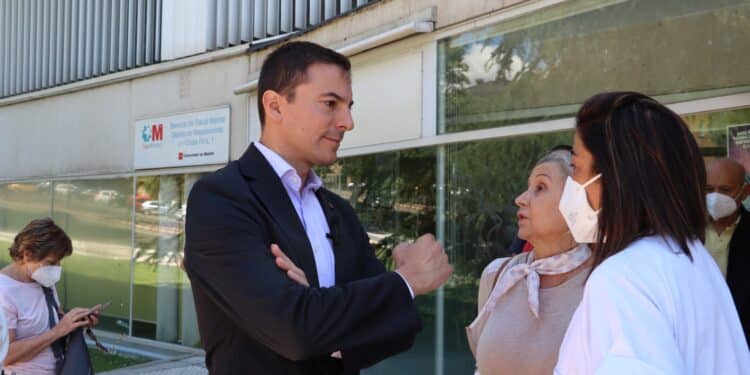 El secretario general del PSOE de Madrid denuncia la “situación insostenible” del Centro de Salud Mental