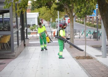 Limpieza especial de verano en las calles de Boadilla