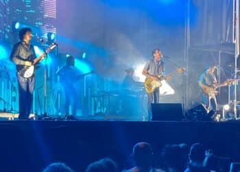 Majadahonda baila y canta con el espectáculo de luz y sonido de Lori Meyers