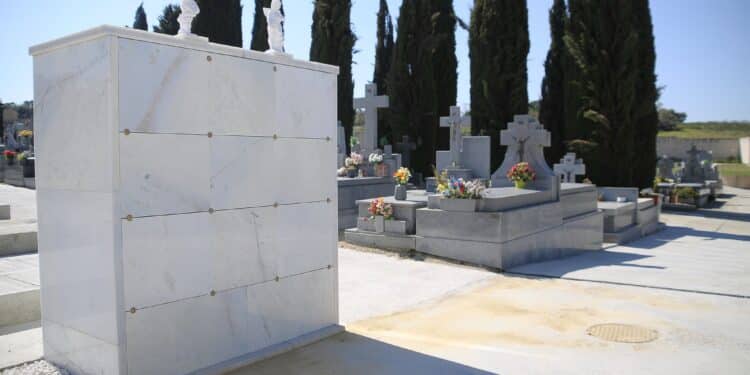 Boadilla celebra la Misa de Todos los Santos en el Cementerio Municipal