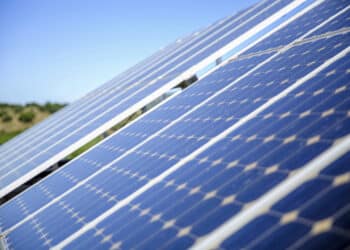 El Ayuntamiento instalará paneles fotovoltaicos en 36 edificios públicos