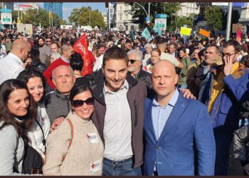 David R. Cabrera se presenta ante los vecinos como candidato del PSOE a la Alcaldía de Majadahonda