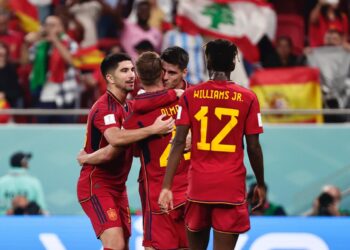 España enamora en su estreno en el Mundial de Catar