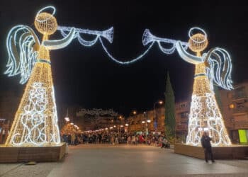 Inaugurada la iluminación navideña, que cuenta con 800.00 puntos led de bajo consumo