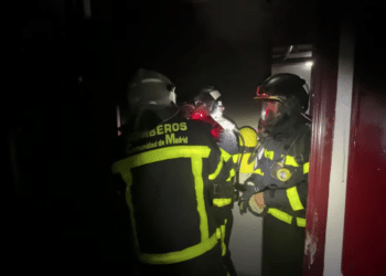 Los bomberos encuentran un cuerpo sin vida tras la extinción de un incendio en unos trasteros en Boadilla