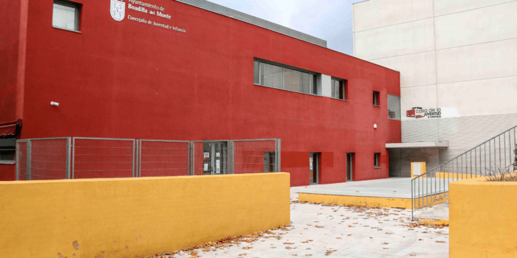 Salas de estudio en la Casa de Juventud de Boadilla