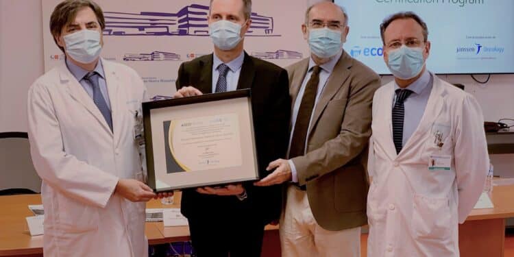 El Hospital Puerta de Hierro recibe la certificación internacional que reconoce su excelencia en la atención a los pacientes oncológicos