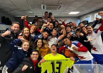 Los jugadores del Rayo Majadahonda celebrando la victoria.