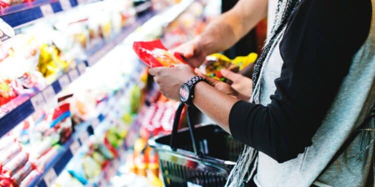 ¿Qué ayudas siguen vigentes para afrontar la cuesta de enero de este año?