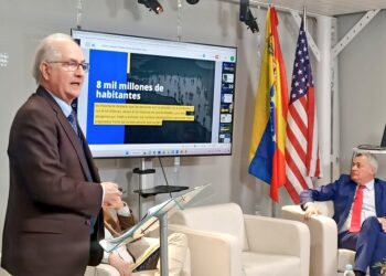 Antonio Ledezma en el Instituto de Emprendimiento Avanzado