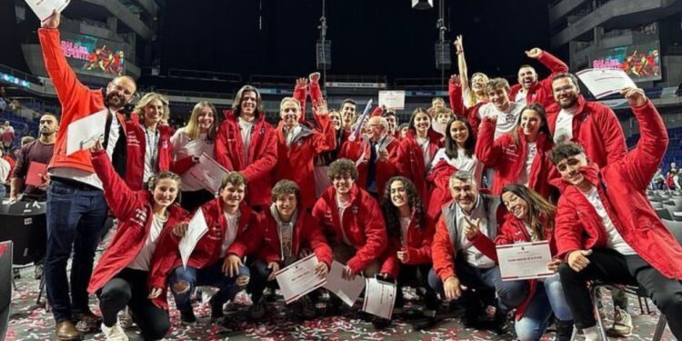 La Gala del Deporte premia a 16 jugadores y un entrenador del Club de Hockey Majadahonda