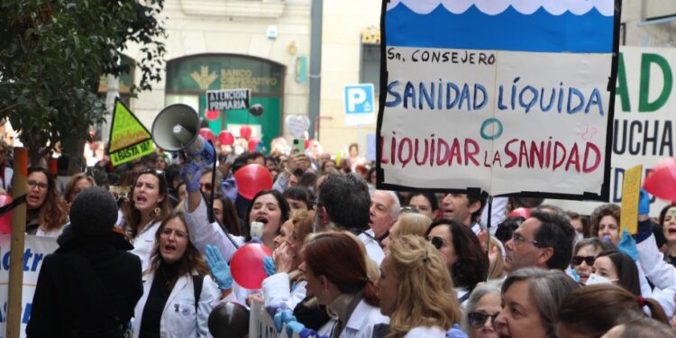 Los sanitarios madrileños vuelven a la huelga frente a la “falta de voluntad” de la Comunidad de Madrid