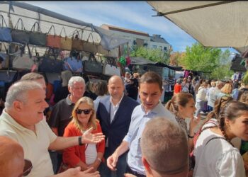 Lobato y Rodríguez Cabrera visitan la zona centro y el mercadillo