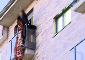 Desalojado sin incidentes el edificio okupado de la zona centro