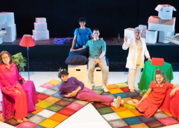 ‘La casa-Intrahistoria de una mudanza’ arroja una mirada a la familia tradicional a través de los ojos de la Generación Z