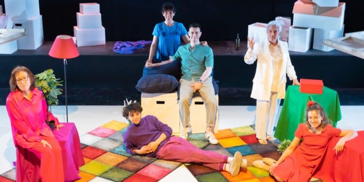 ‘La casa-Intrahistoria de una mudanza’ arroja una mirada a la familia tradicional a través de los ojos de la Generación Z