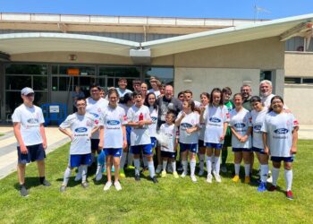 El Proyecto Un@+ reta a la Kings League para ganar visibilidad