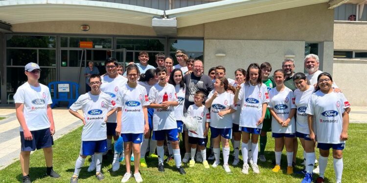 El Proyecto Un@+ reta a la Kings League para ganar visibilidad