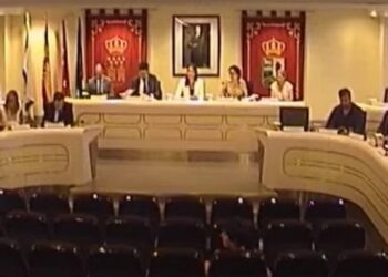 Aprobada la periodicidad de las sesiones ordinarias del Pleno, la constitución de los grupos políticos y la contratación de personal eventual