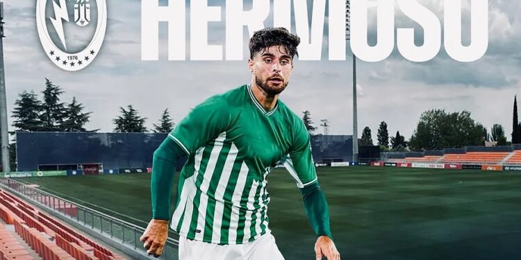 El Rayo Majadahonda refuerza el medio del campo con Kike Hermoso