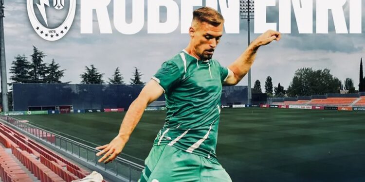 El Rayo Majadahonda continúa reforzando la delantera con Rubén Enri