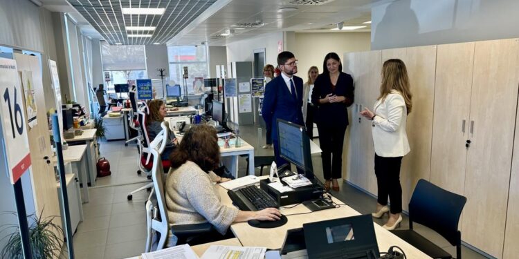 Majadahonda y la Comunidad de Madrid renuevan el convenio para la cesión de la recién ampliada oficina de empleo