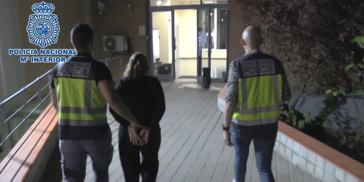 Detenida una red de estafadores que operaba en el transporte público madrileño