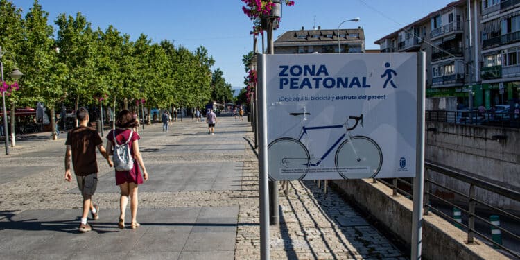 Majadahonda aprueba la moción del PSOE para sustitución del pavimento, iluminación y señalización de la Gran Vía