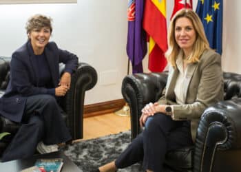 La alcaldesa de Pozuelo recibe a la vecina y periodista Sonsoles Ónega por su Premio Planeta