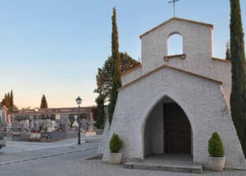 Transporte especial y gratuito al cementerio para las personas con movilidad reducida el Día de Todos los Santos