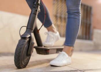 La Comunidad de Madrid impedirá provisionalmente el acceso de patinetes eléctricos todos los buses de la región