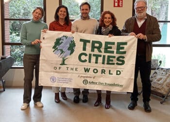 Las Rozas recibe la bandera de la FAO “Tree Cities of the World” por su gestión del arbolado urbano en 2022