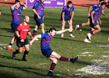 Los Rhinos líderes de la DHb y las Rhinas remontan en la Liga Iberdrola