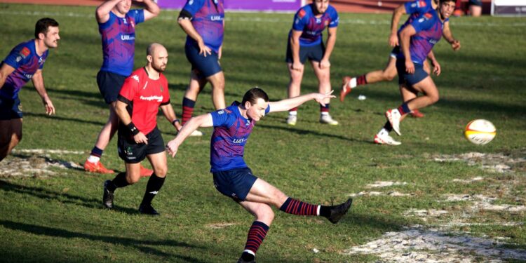 Los Rhinos líderes de la DHb y las Rhinas remontan en la Liga Iberdrola