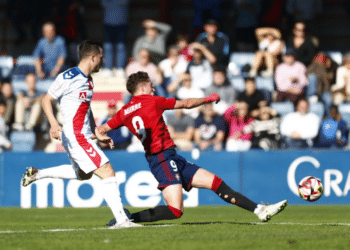 El Rayo Majadahonda suma un punto en Pamplona que no lo aleja del playoff