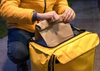 El gastrómetro de Just Eat resuelve la polémica de la tortilla con cebolla pero la pizza con piña abre otro debate