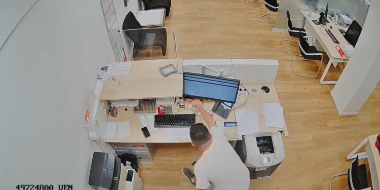 Desarticulada una organización que cometía hurtos en bancos de Las Rozas, Torrelodones y San Lorenzo de El Escorial