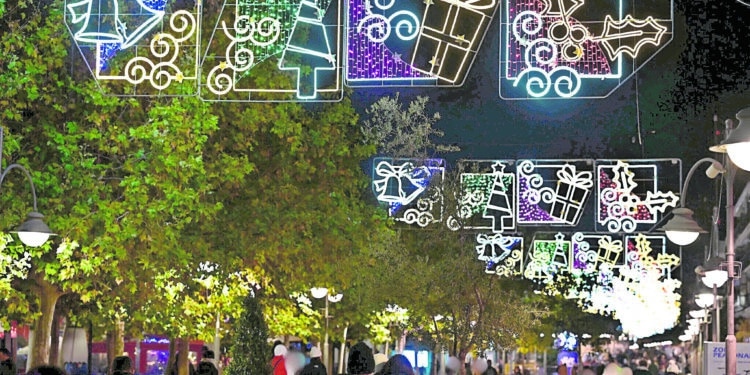 Iluminación, música, bolas de nieve, talleres, trenecitos y pasacalles para celebrar la Navidad