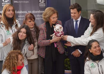La Reina Sofía visita el Centro Municipal de Protección Animal de Las Rozas