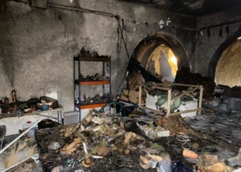 Un incendio calcina esta madrugada el Belén instalado en los soportales del Ayuntamiento